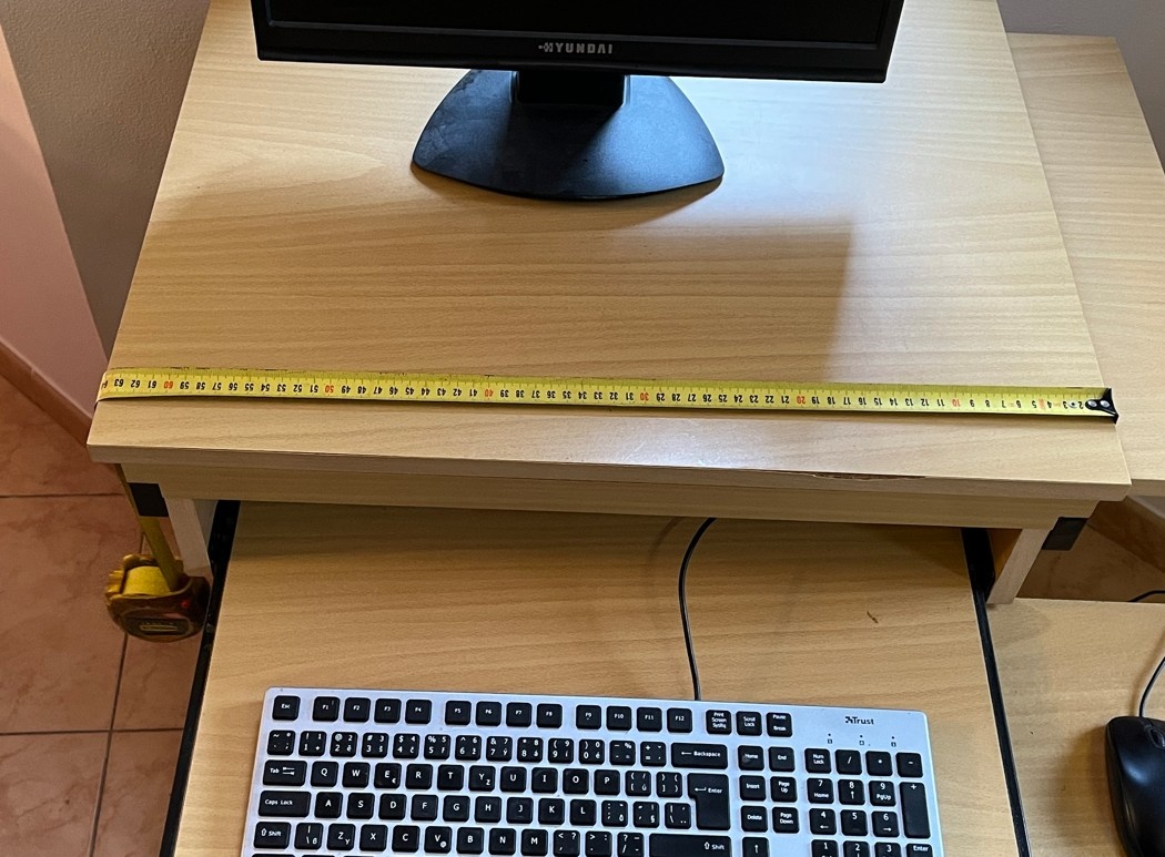 Počítačový stolek - 4