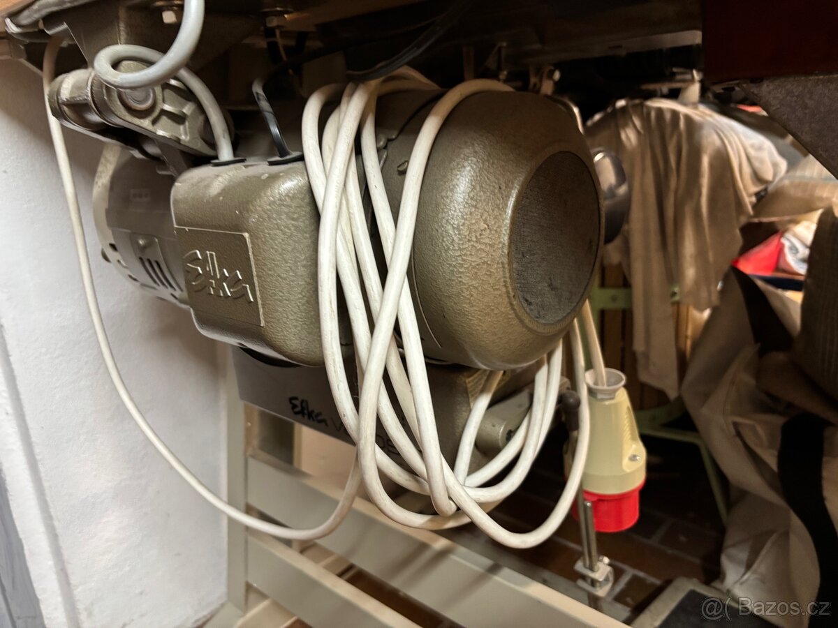 Prumyslovy sici stroj Juki s orezem - 4