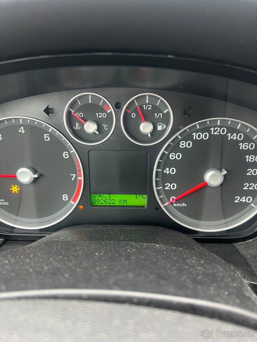 Ford focus cabrio 2.0i - 4