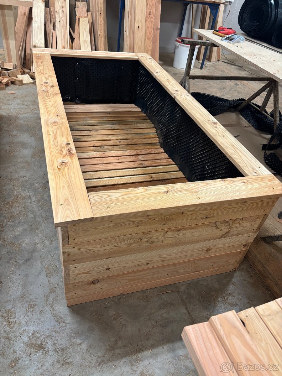 Dřevěný vyvýšený záhon - 4