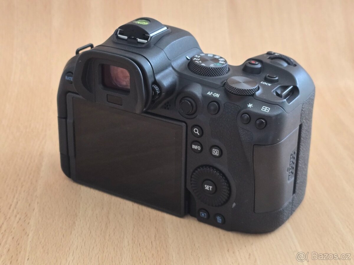 Canon EOS R6 - 4