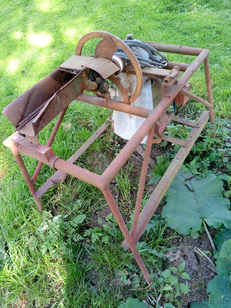 Řezačka na kopřivy - 4