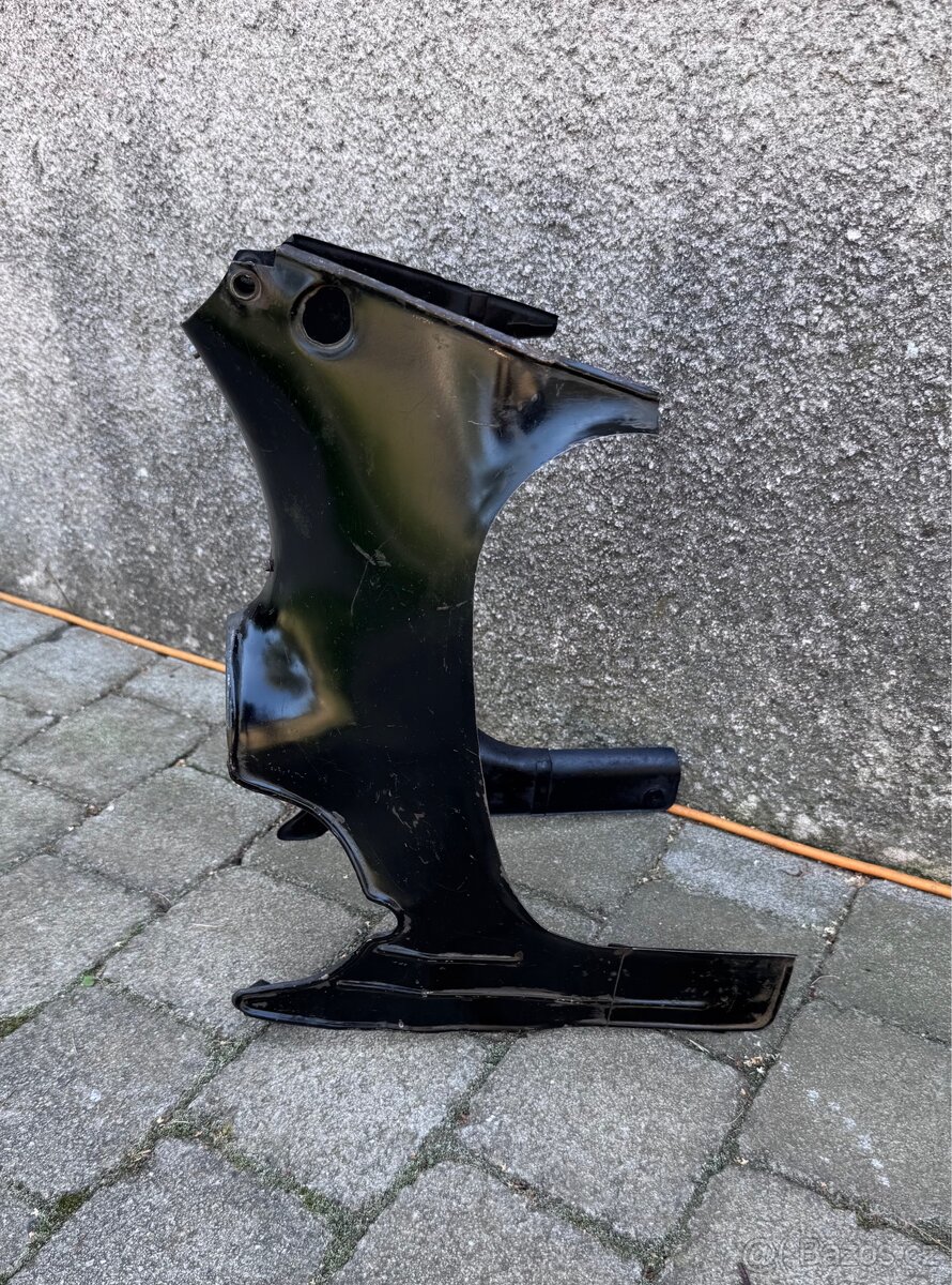 ČZ 125 175 250 - podsedlové plechy - 4
