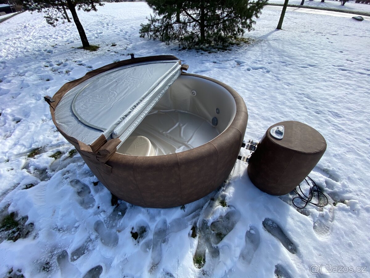Celoroční vířivka Softub Resort 300+ - 4