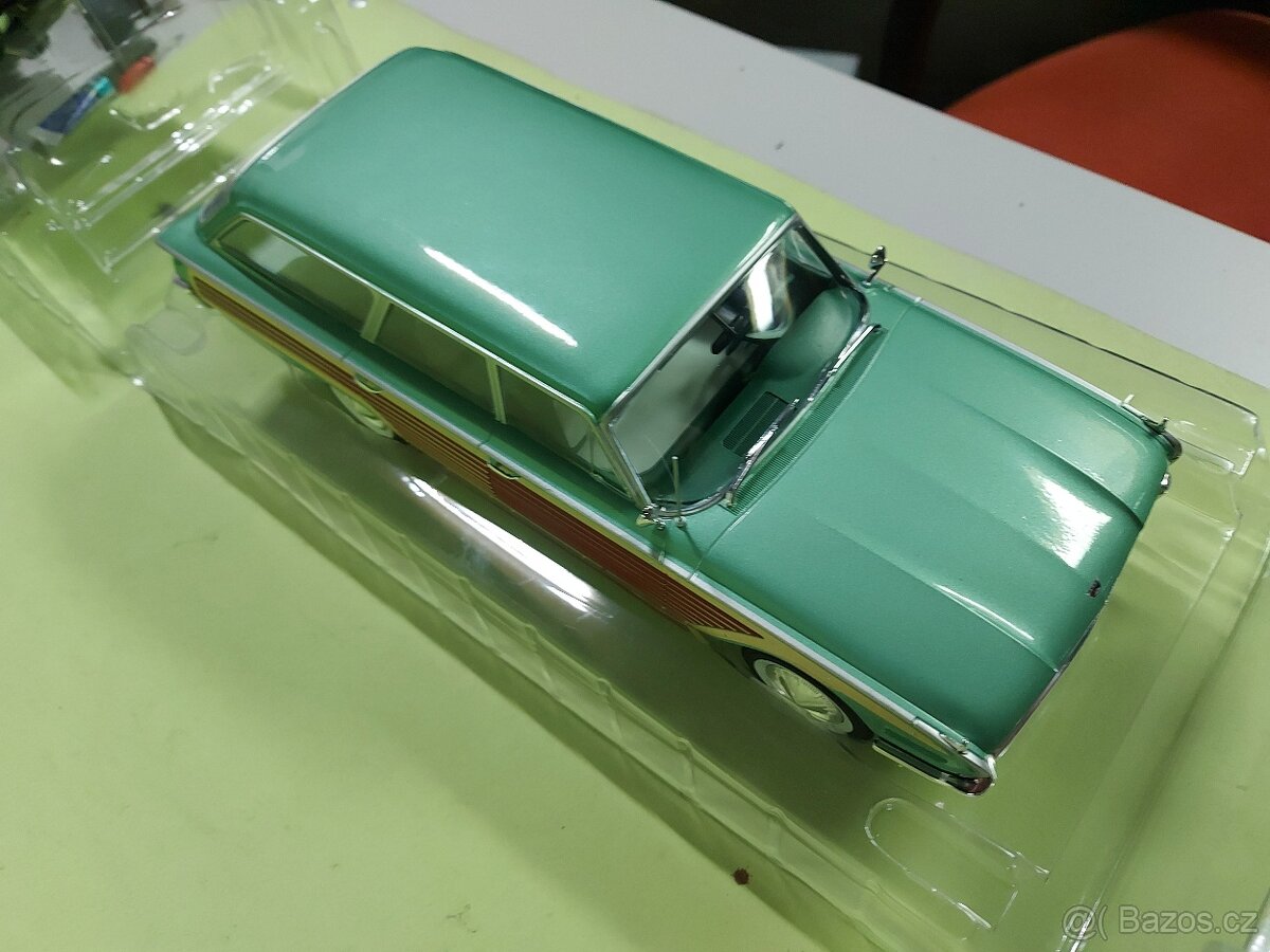 1:18 Ford Country Squire, MCG - 4