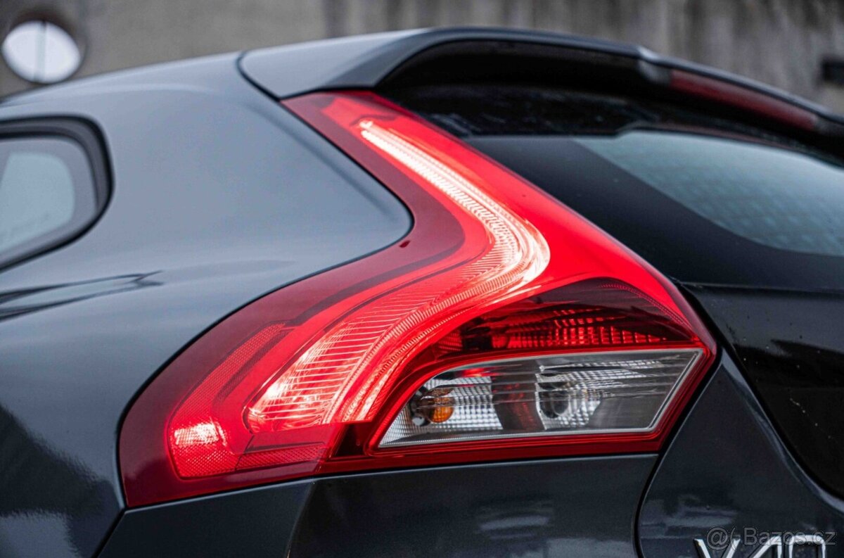 Volvo V40 T2 1.6L Momentum - 4