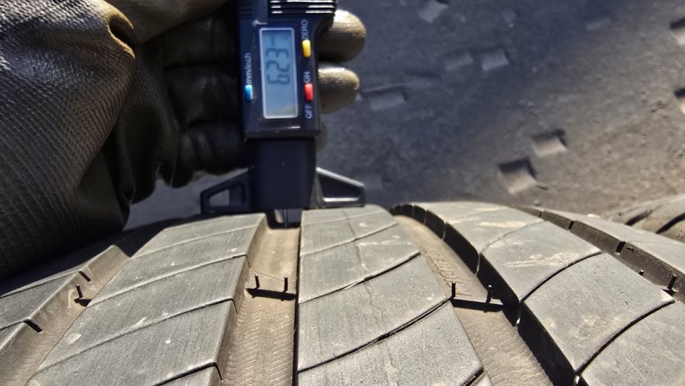 Letní pneu 225/40/18 Michelin - 4