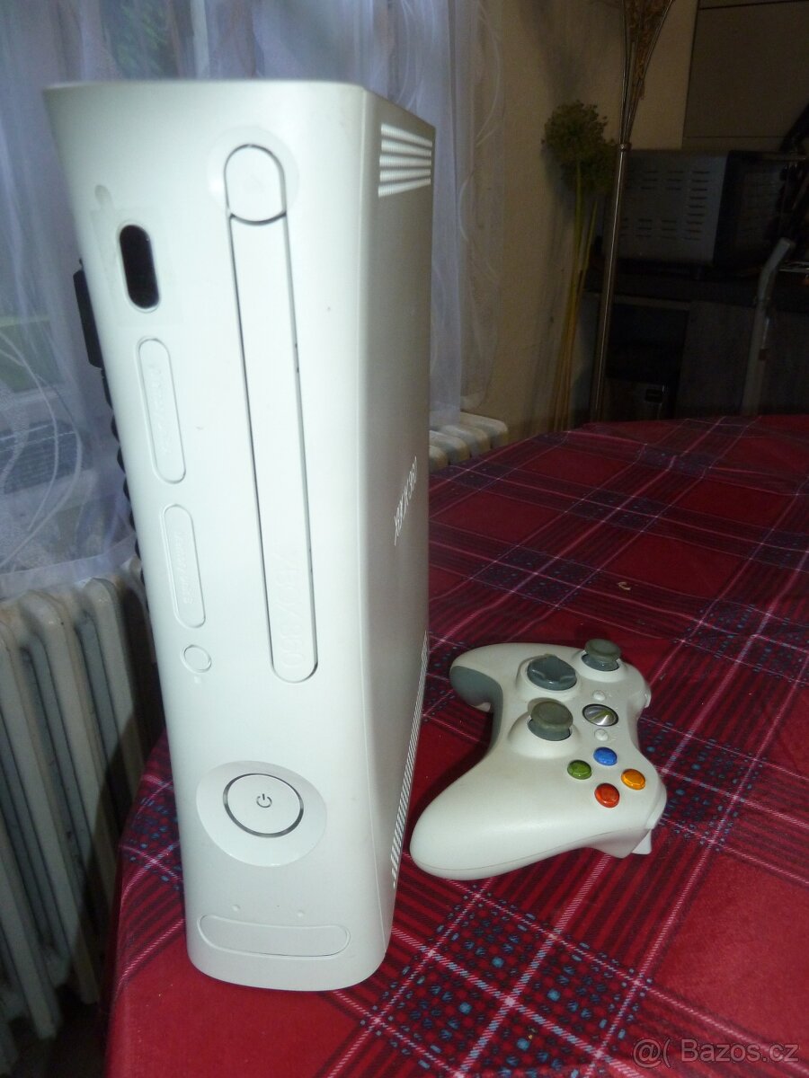 X BOX 360 a ovladač pro x-box - 4