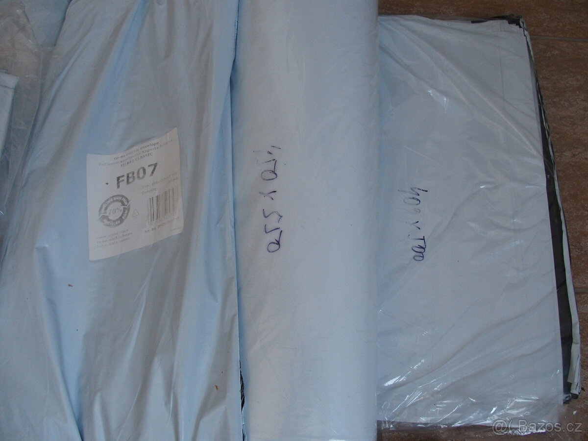 Plastové obálky světle šedé, mix velikostí - 4