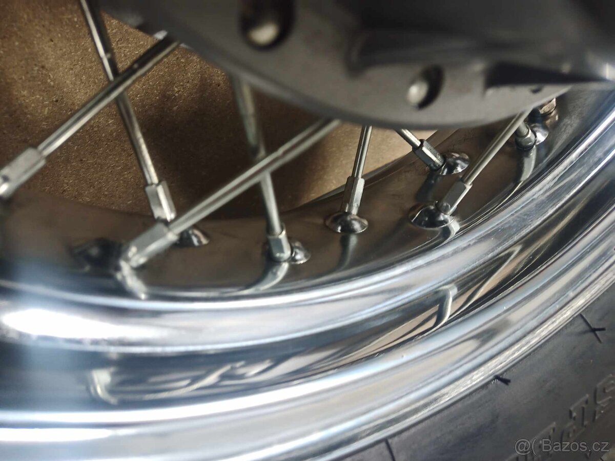 Suzuki VL 800 zadní kolo - 4