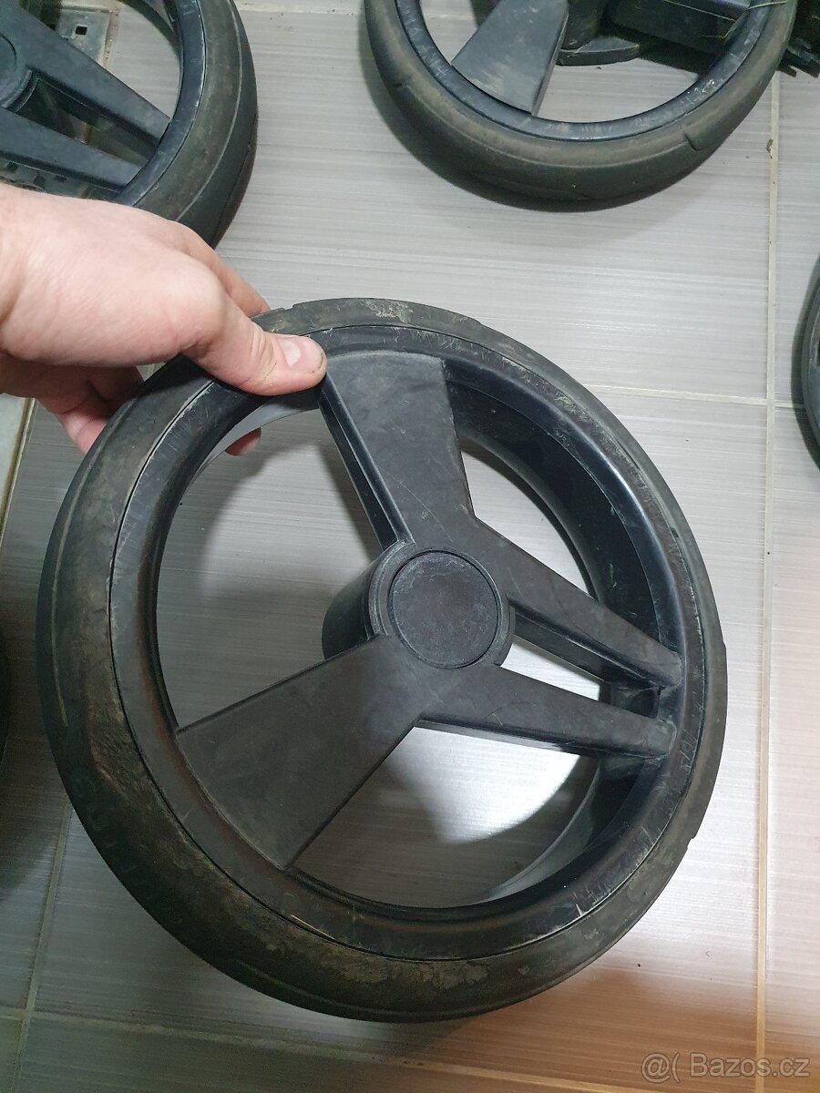 Kolečka z kočárku Junama - 4