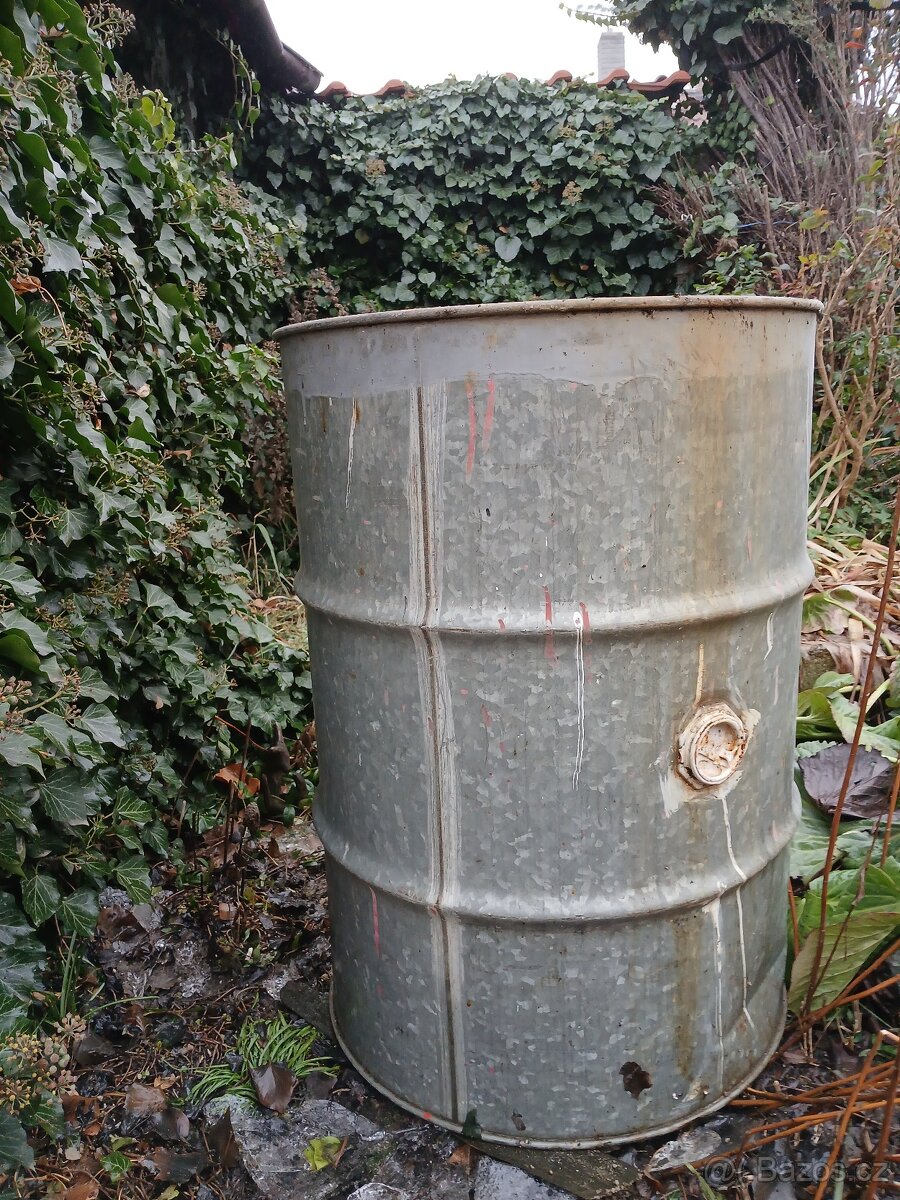 Prodám sud 200 l + hrnec 50 l pozink oba - 4