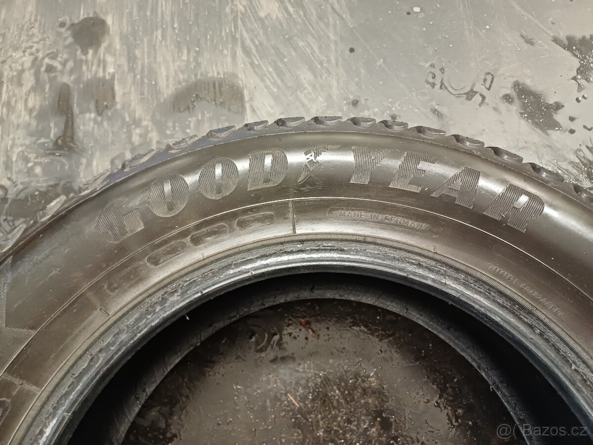 Zimní pneu Goodyear 215/65/16 98T - 4