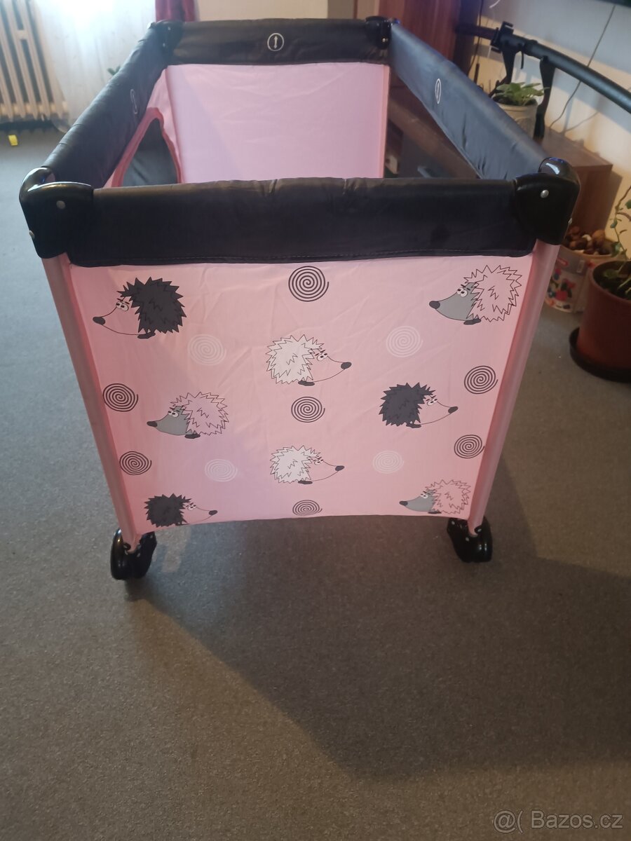 Cestovní postýlka - 4