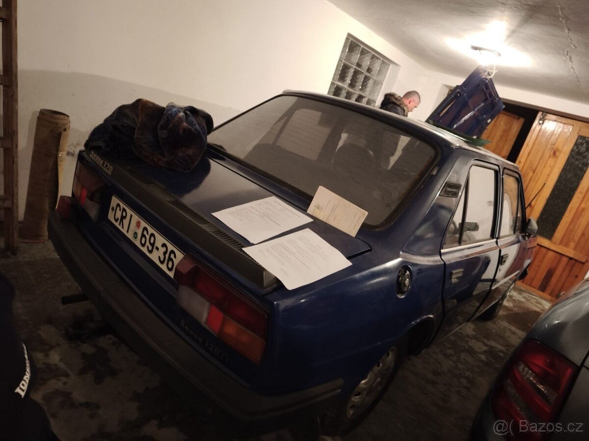 Škoda 120L - 4