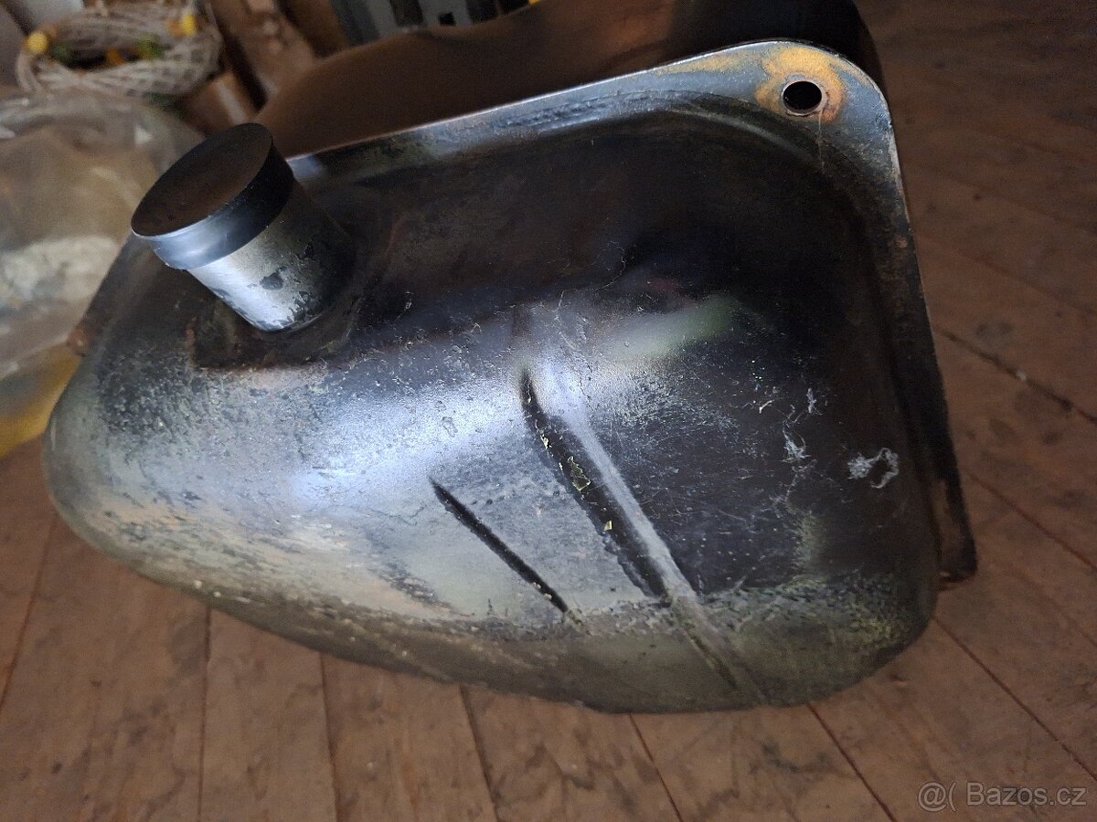 Fiat 124,nádrž na fiat 124,spider - 4