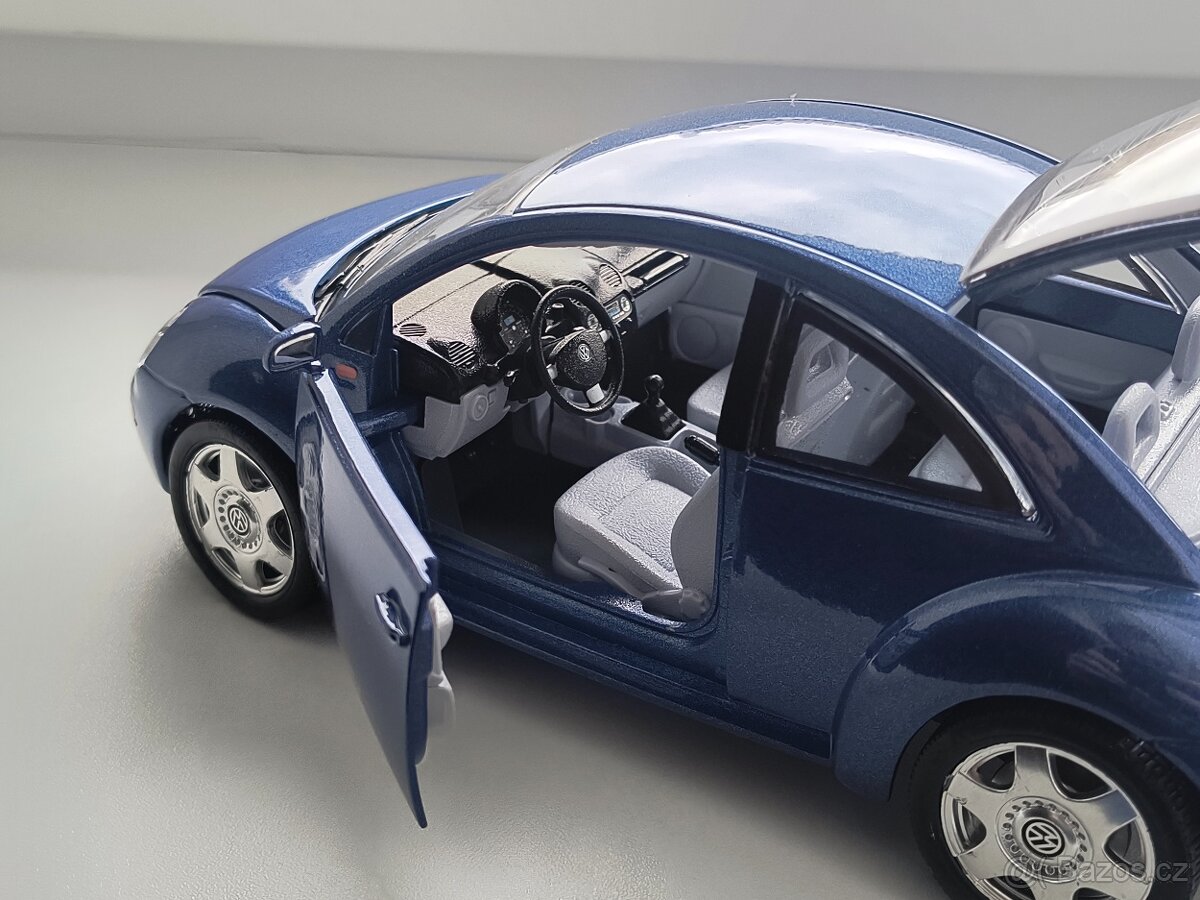 Model VW New Beetle, Bburago 1:18 včetně krabice - 4
