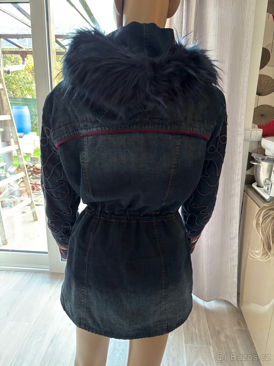 Podšitý džínový kabátek Desigual s kapucí - 4