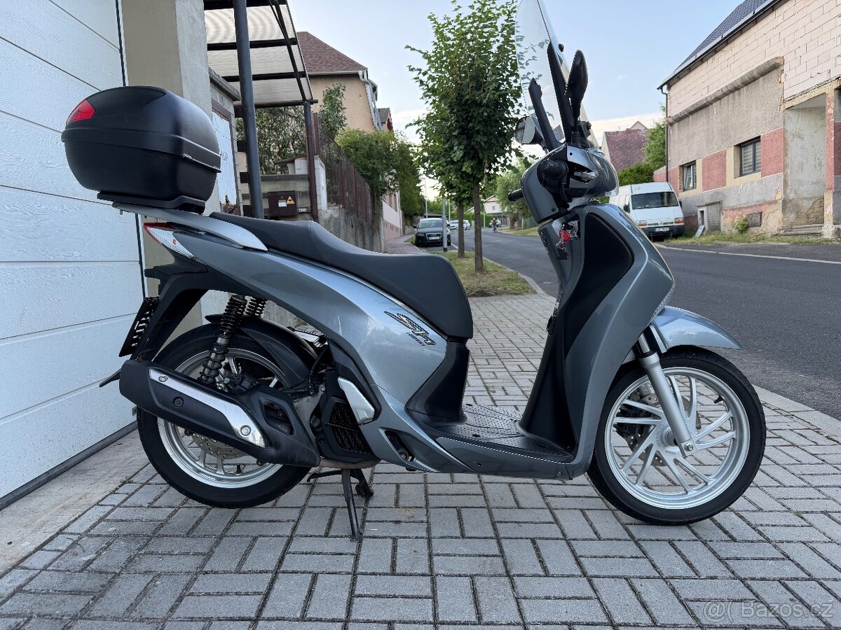 akce Víkend Sleva 2000,- Honda Sh 125i, ABS - 4