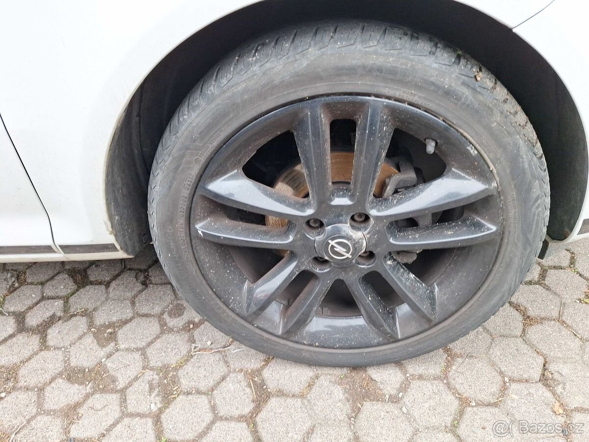 Opel Corsa 1.4 Color Race - 4