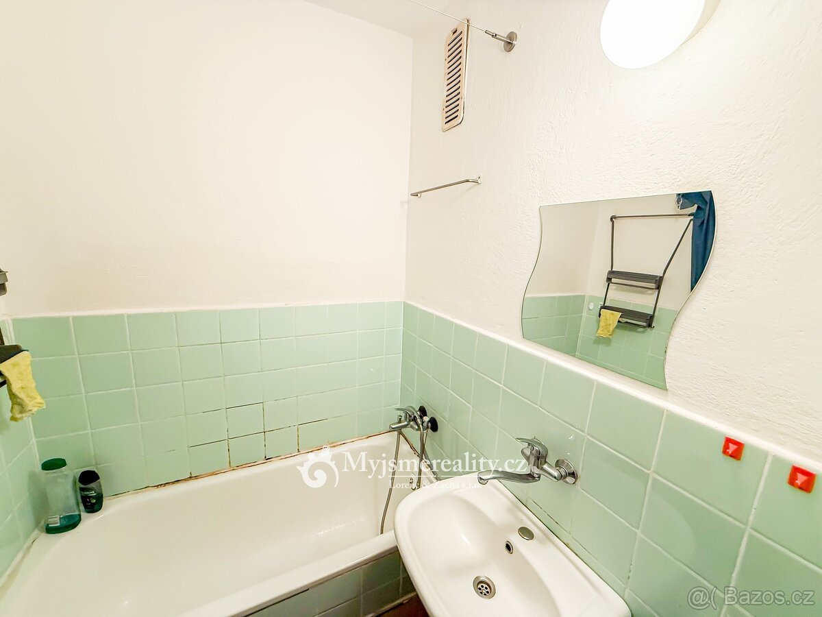 Pronájem panelového bytu 1+1, 40 m2, ul. Dřevnická, Zlín - 4