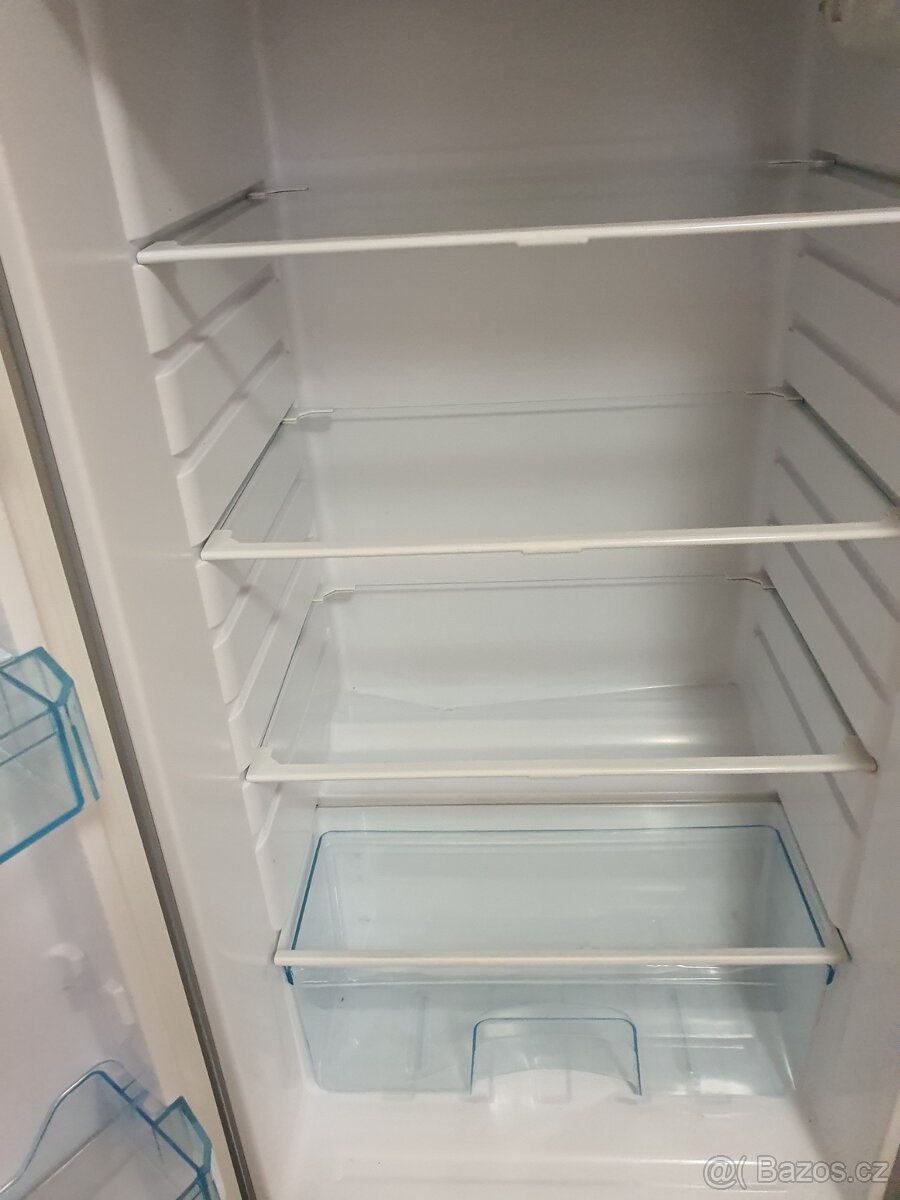 zánovní moderní lednice tř.A+ s mrazákem - 4