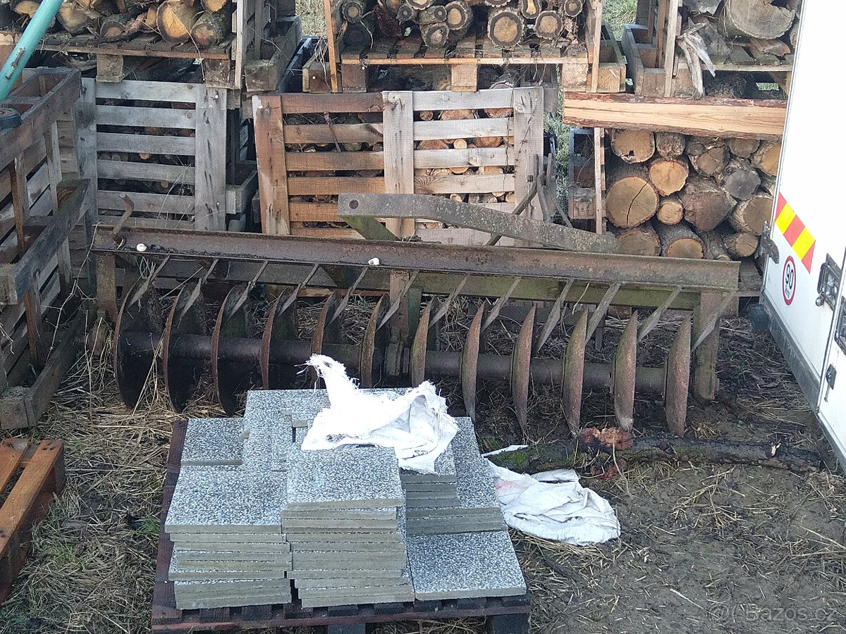 Prodám postřikovač, čert, plečku a diskáč - 4