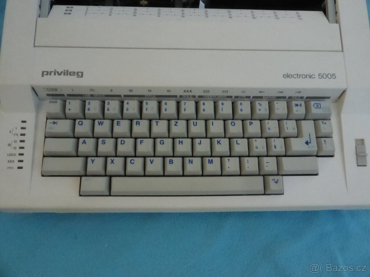 Elektrický psací stroj PRIVILEG Electronic 5005 - 4