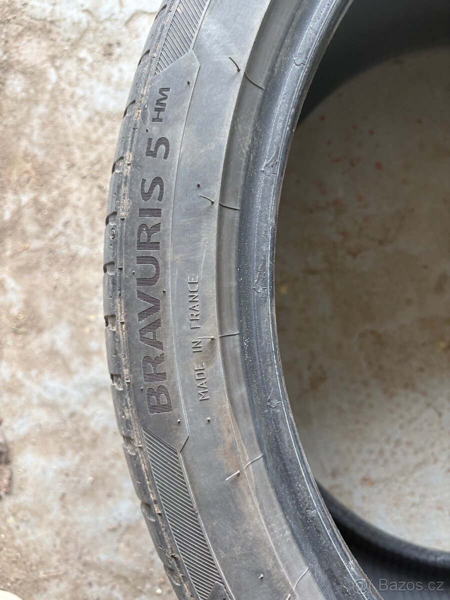 Pneu 255/35 19 - 4