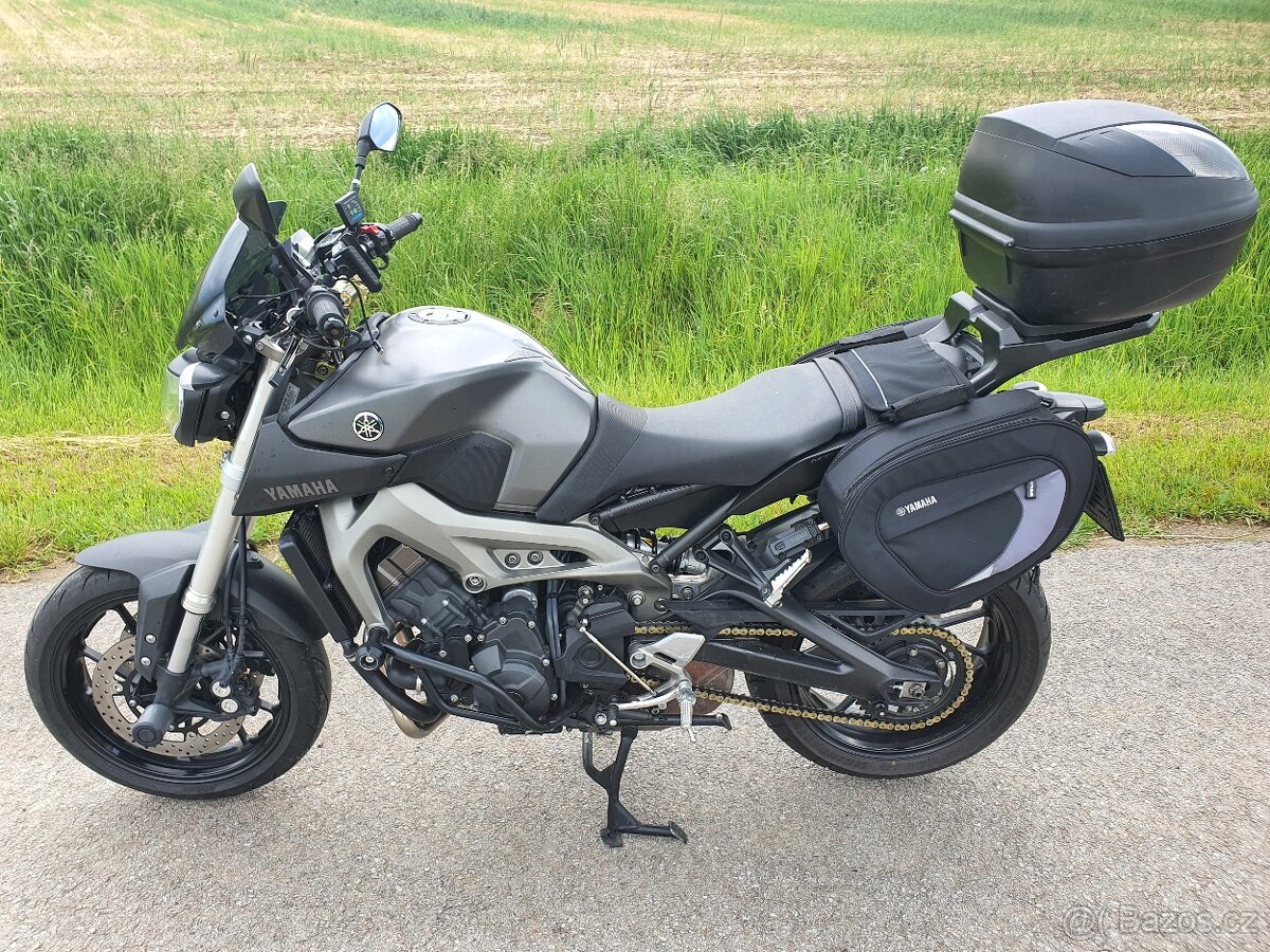 Yamaha MT-09 - 4