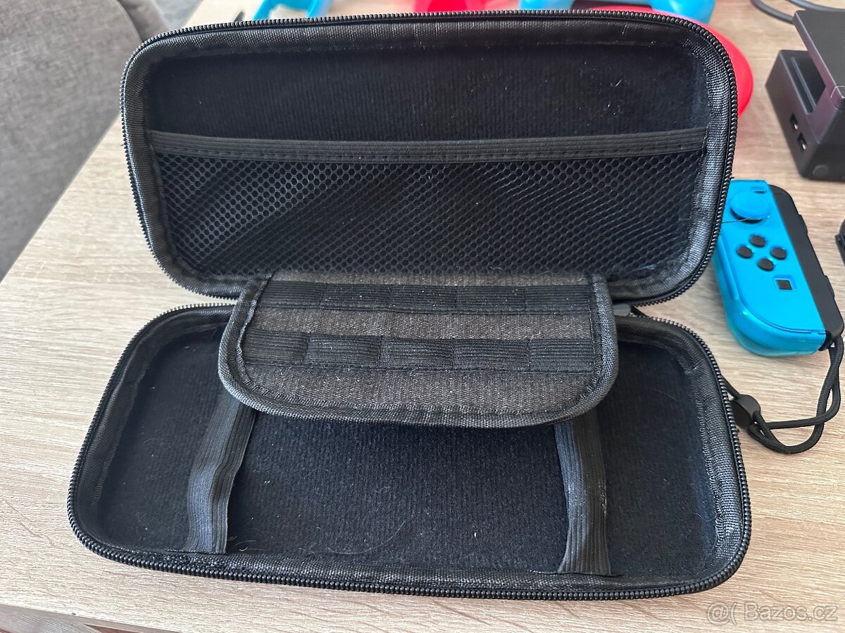Nintendo Switch V2 + 4 hry - 4
