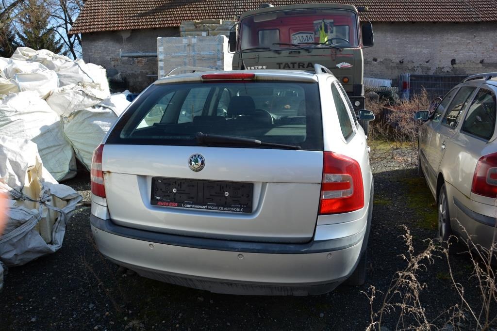 automobil Škoda Octavia - 4