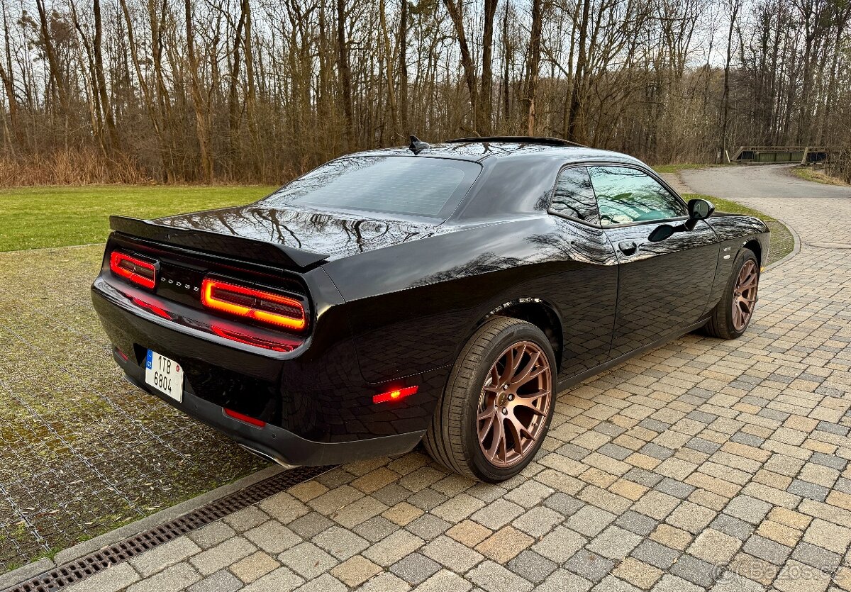 Dodge challenger 5.7 HEMI R/T - 4