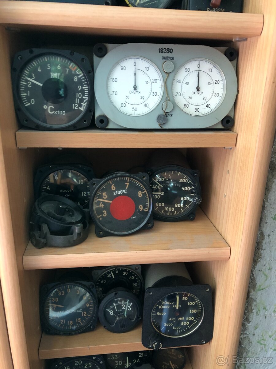 Letecke, vrtulnikove, a tankove pristroje, manualy - 4