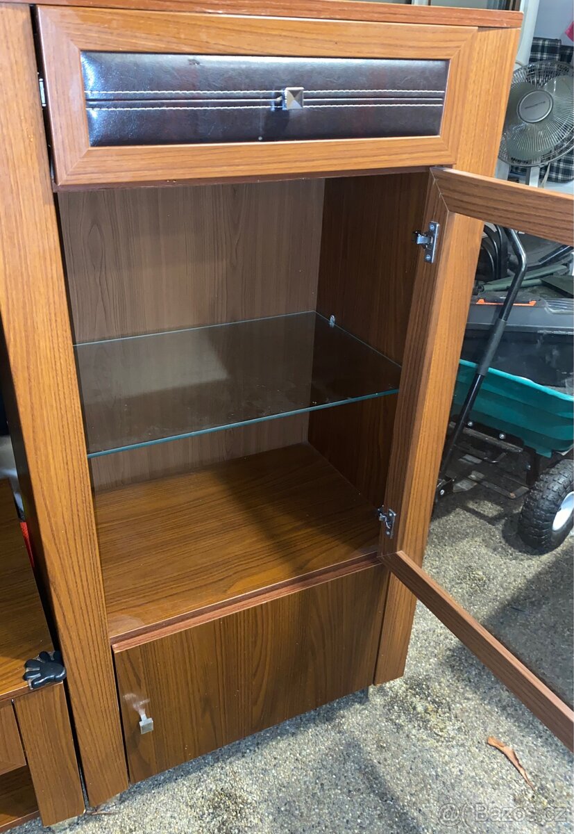 Obývací stěna + stoleček - 4