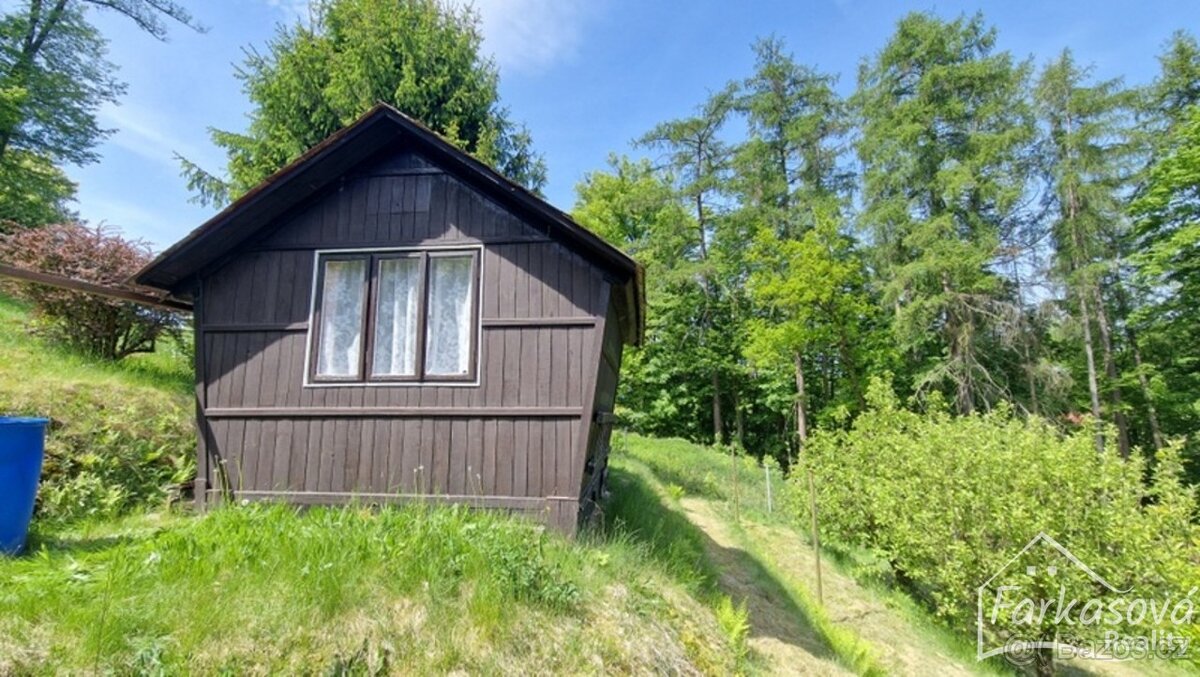 Chata s pozemkem v zahrádkářské kolonii v Albrechticích. - 4