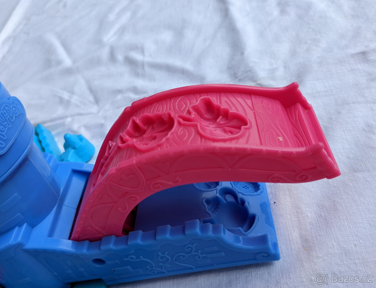 Play-Doh-Princess kouzelný palác Růženka, Popelka - 72 dílků - 4