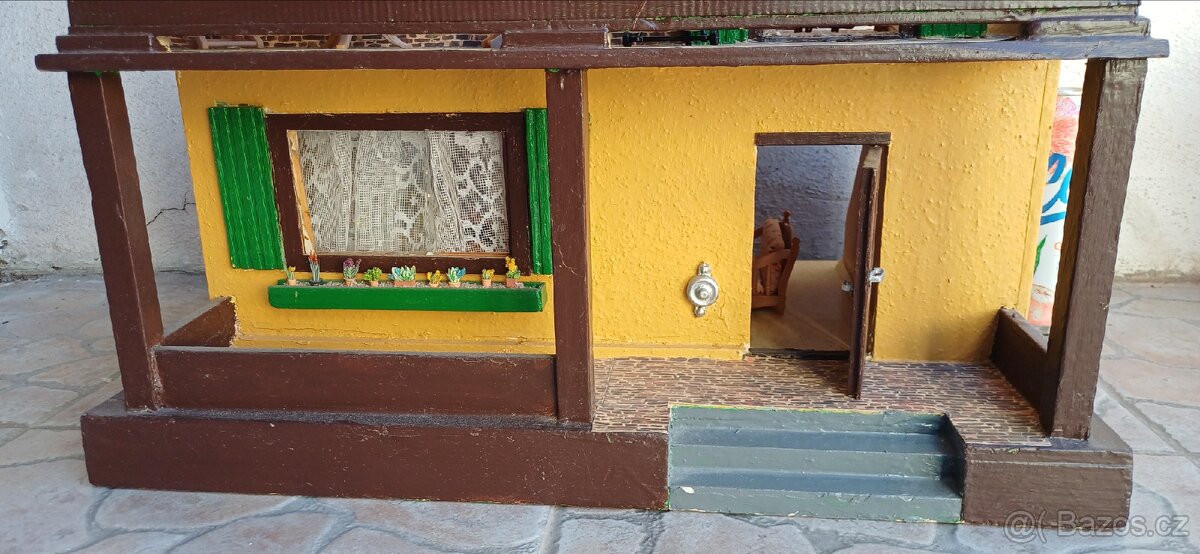 domeček pro panenky s terasou - 4