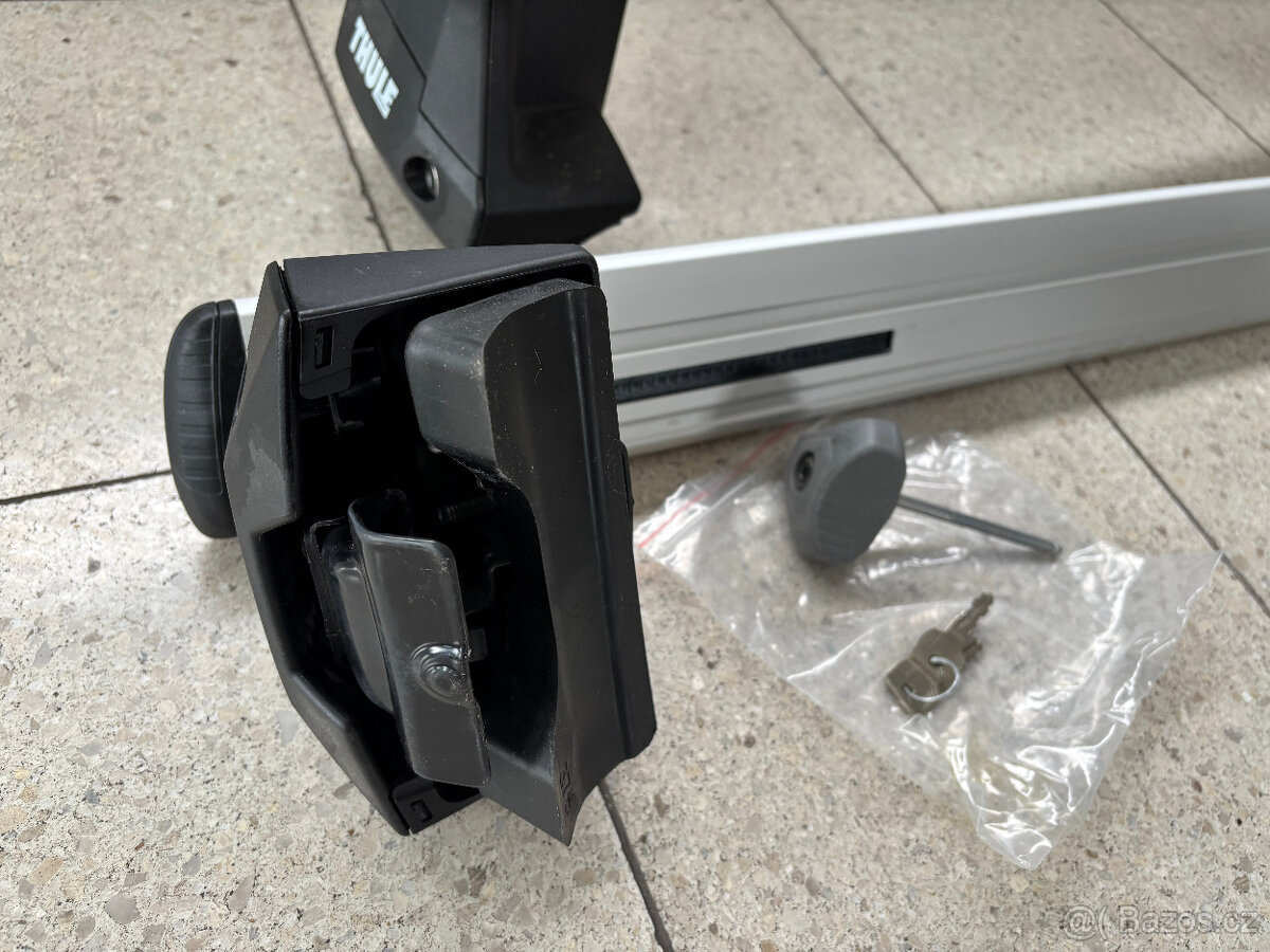 Škoda Rapid střešní uzamykatelné nosiče THULE - 4