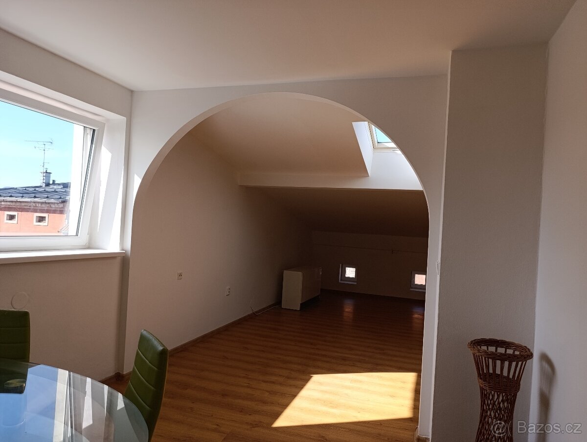 Pronajmu byt 3+1 v Broumově - 4