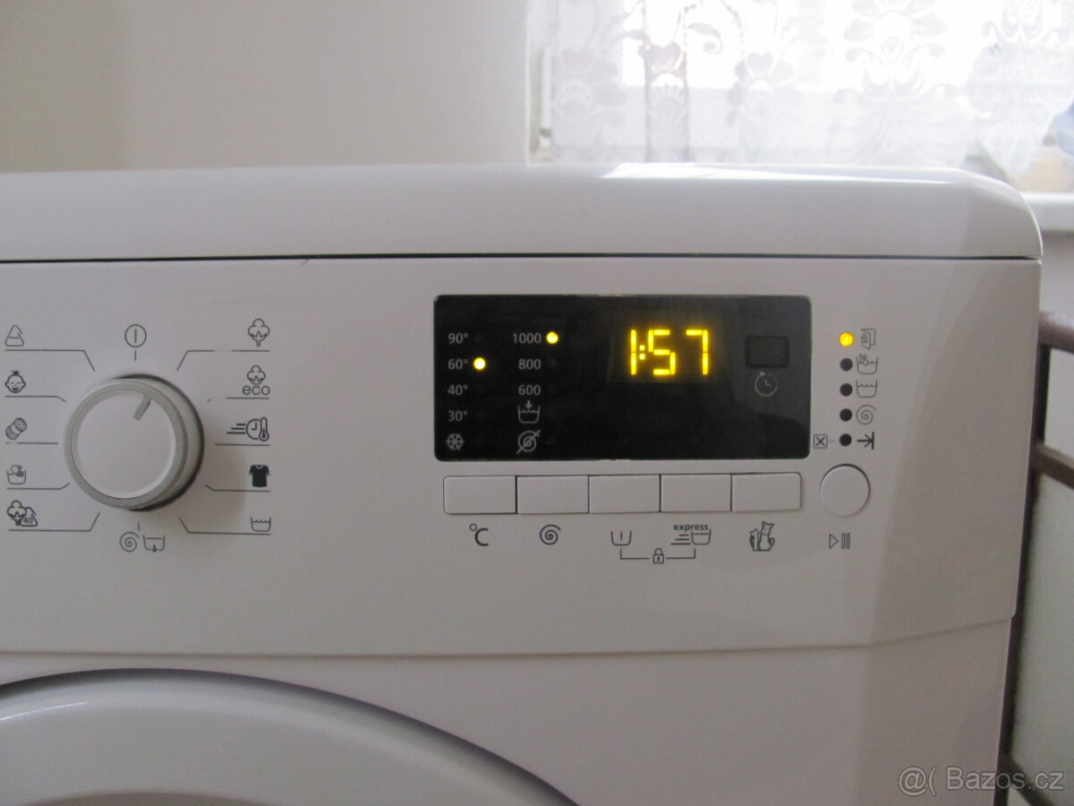 ÚZKÁ PRAČKA BEKO - 5kg - 37cm - A+ - 4