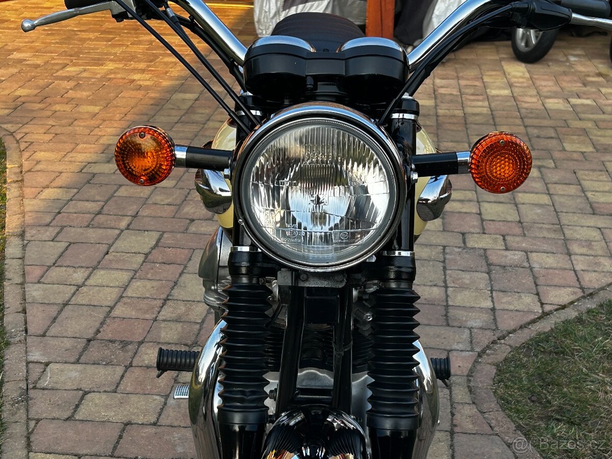 Kawasaki W650 - 4