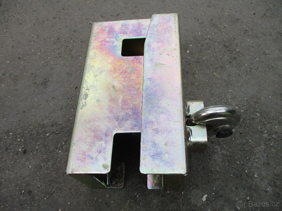 zámek na oj karavanu - 4