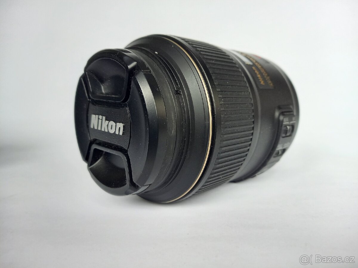 Nikon 105 mm f/2,8 G NIKKOR AF-S Micro IF-ED VR - 4