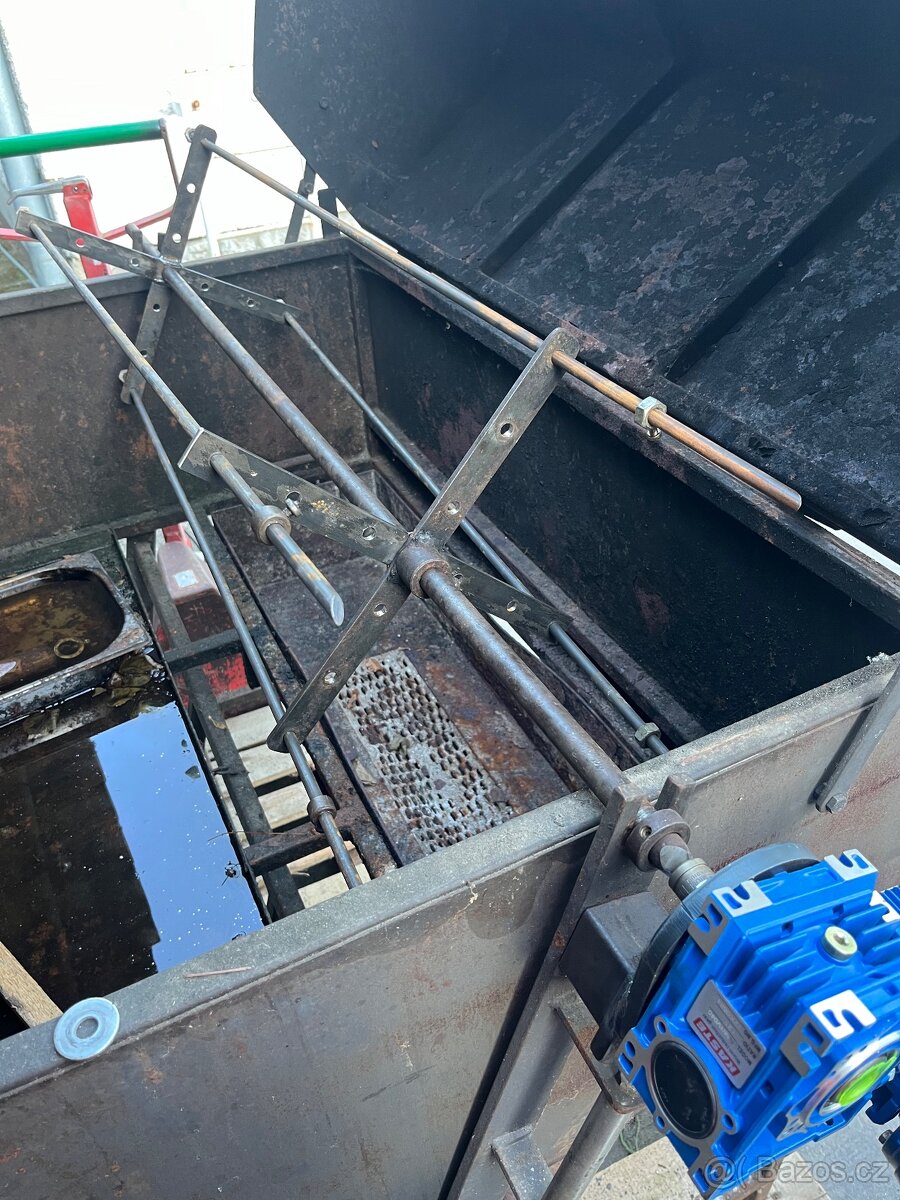 Gril na kýtu sele prase - 4