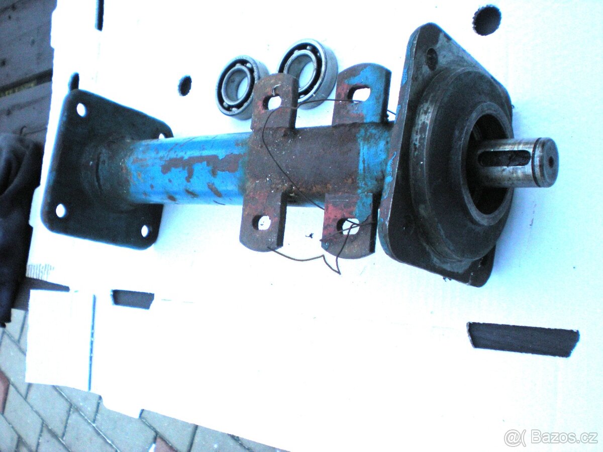 Ložiskové domečky + hřídel na brusku - 4