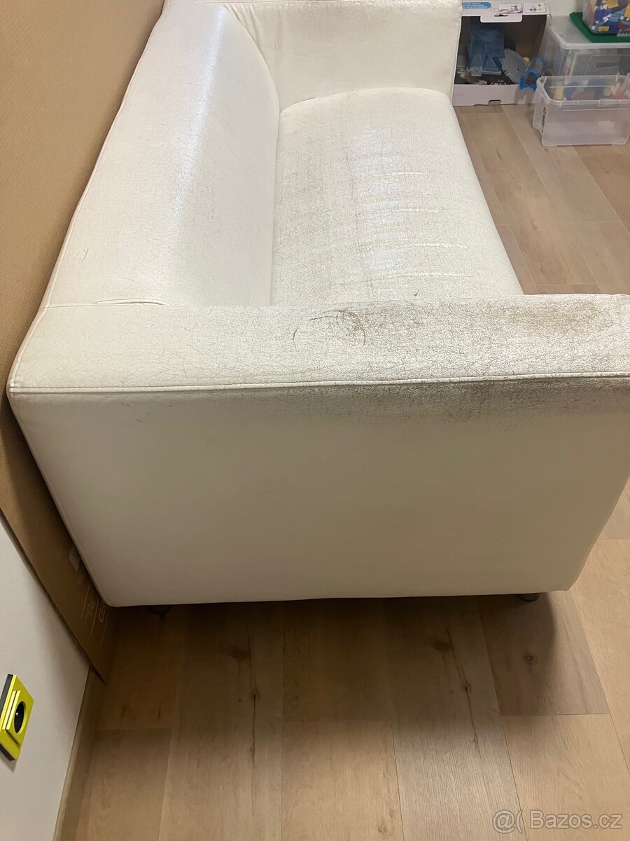 Bílá kožená sedačka - 4