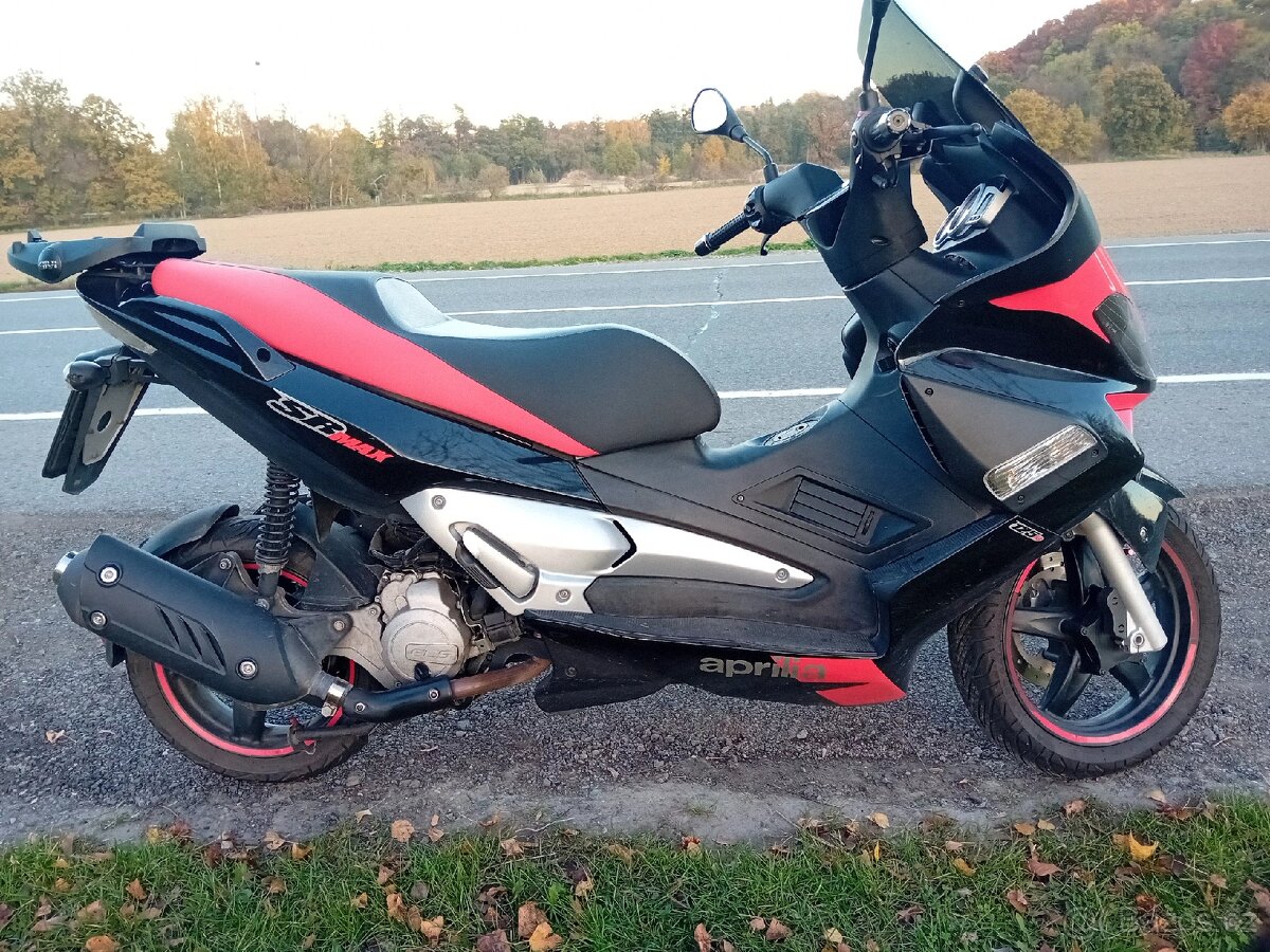 Aprilia SR Max 125 - 4