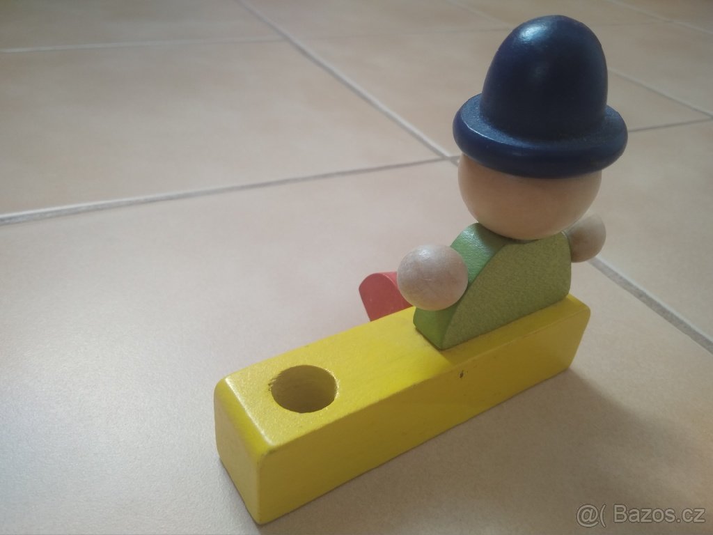 Dřevěný dětský stojan na tužku - 4