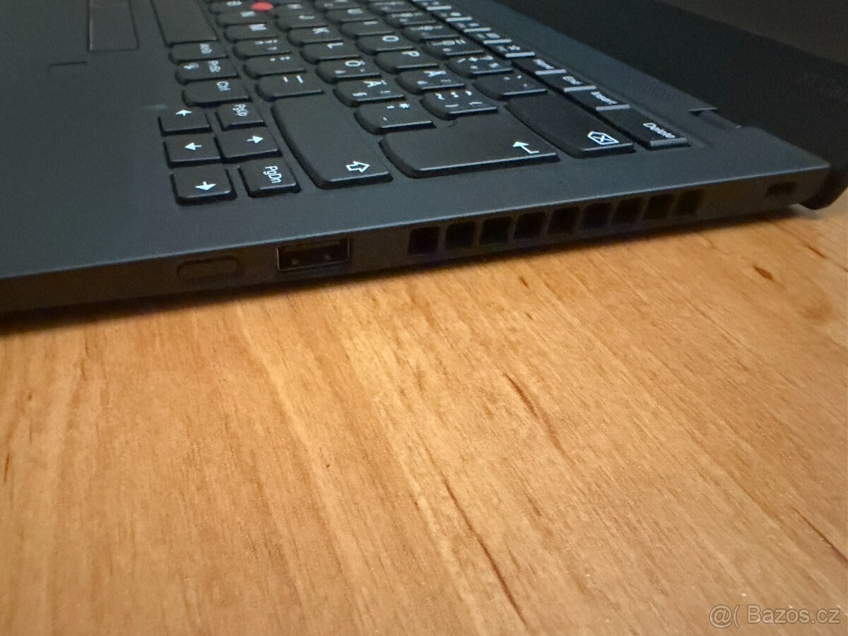 Lenovo ThinkPad X1 Carbon (7. generace) Touch - 4